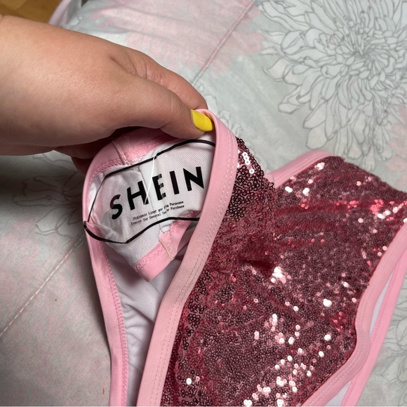 Plus Sequin Contrast Binding
Triangle Bikini Swimsuit - Picture 4 of 6